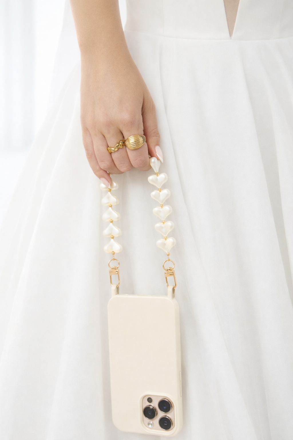 Cordon téléphonique tendance avec coeurs perlés Marobestory.shop